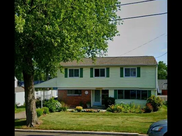 14 Stoneybrook Drive, Old Bridge, NJ 08857