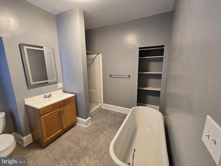1317 N Walnut St — Photo 17