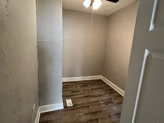 5th image of 7321 S Kenwood Ave #1