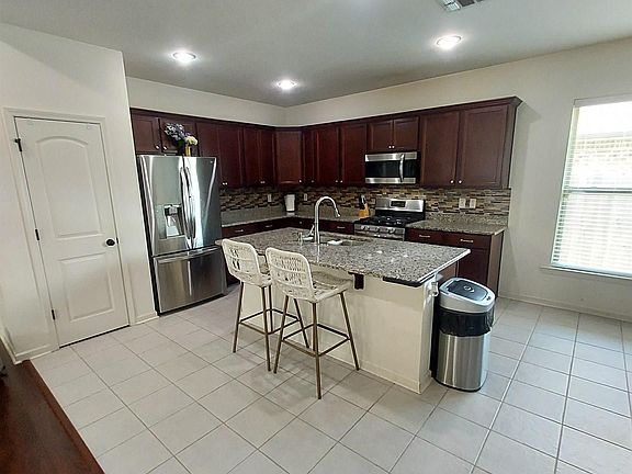 4th image of 18328 Crows Nest Dr