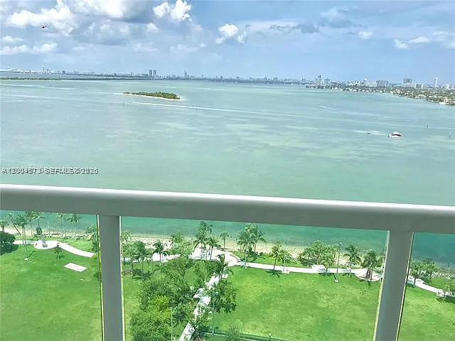 Building Photo - 1800 N Bayshore Dr #2107