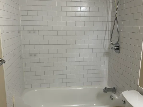 5631 186th Pl SW APT 9, Lynnwood, WA 98037