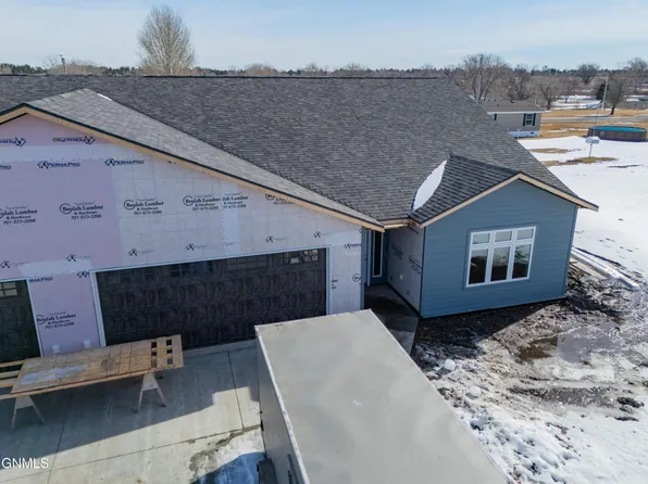 119 3rd St, Riverdale, ND 58565