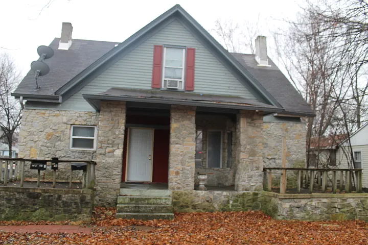 2239 E 34th St photo 1