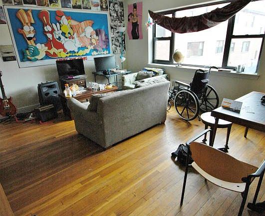 3rd image of 114 Longwood Ave APT 04