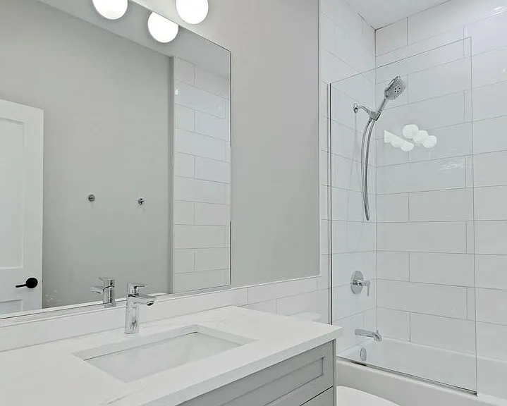 3545 W Belmont Ave #2 — Photo 14
