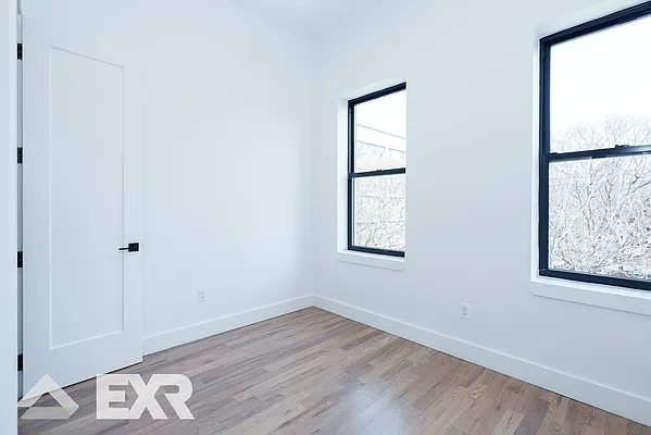 Rented by EXR | media 17