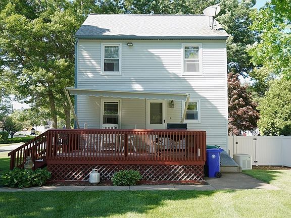 4th image of 154 Thacher St