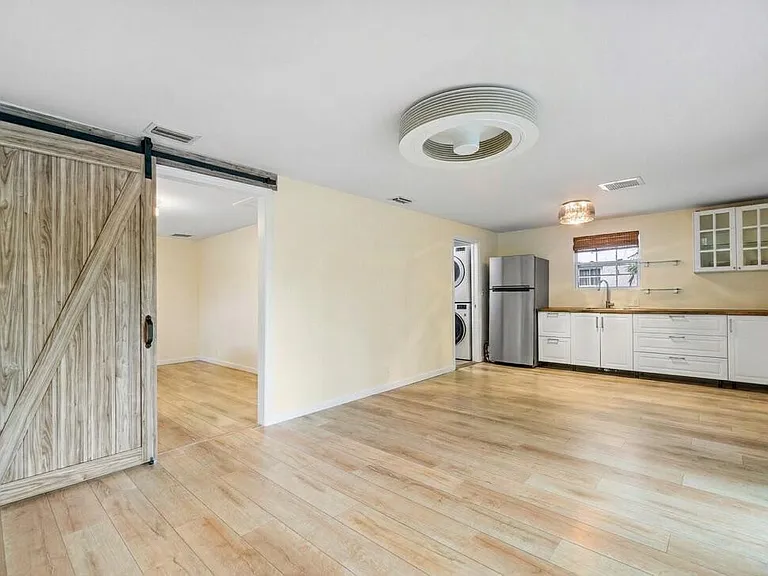 353 E Lakewood Rd — Photo 20