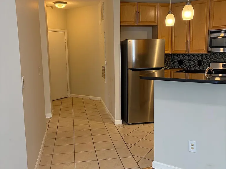 1201 E West Hwy #212 — Photo 14