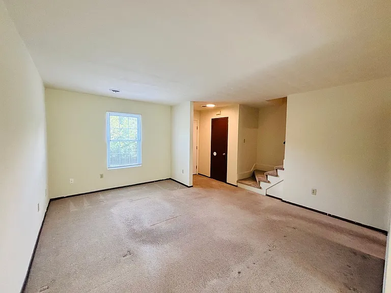 331 New Kent Rd — Photo 3