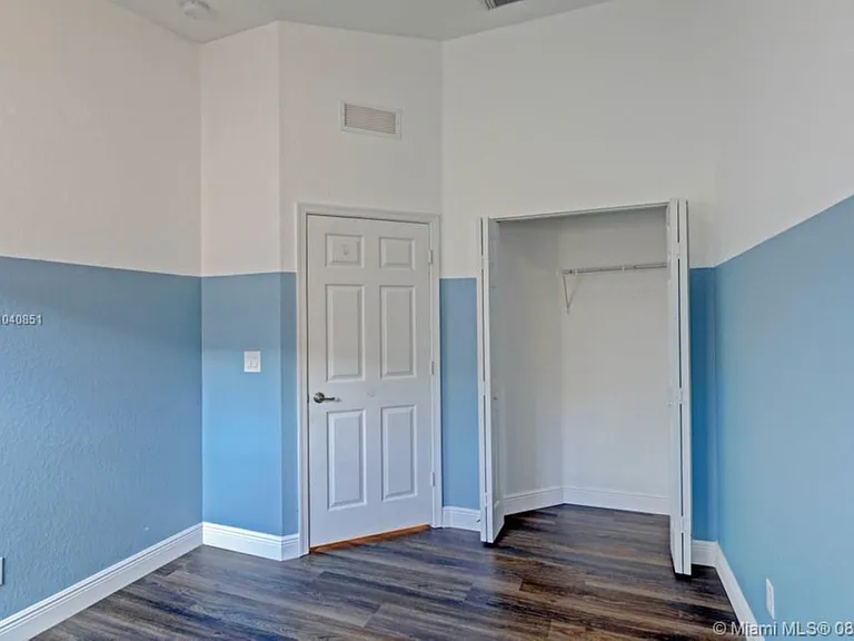 3211 Scarletta Dr — Photo 30