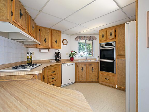 3rd image of 1220 Johnson Dr Space 20