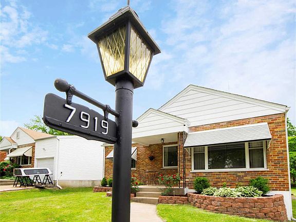 2nd image of 7919 E Yorkshire Dr