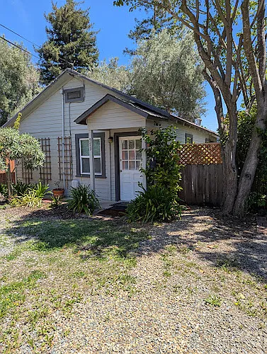 573 Hope St Photo 1
