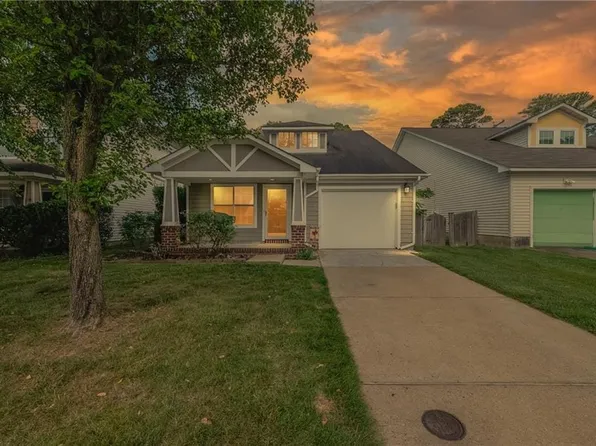 313 Town Pointe Way, Newport News, VA 23601