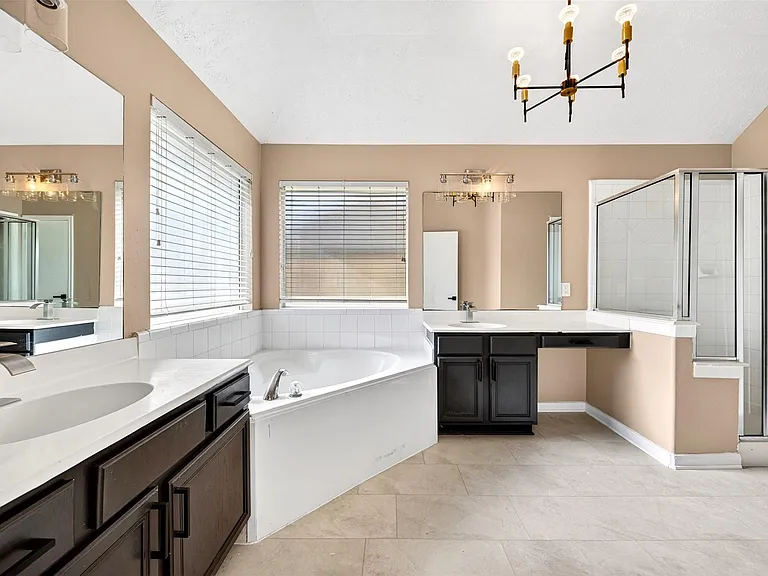 15014 Middle Oaks Blvd — Photo 24