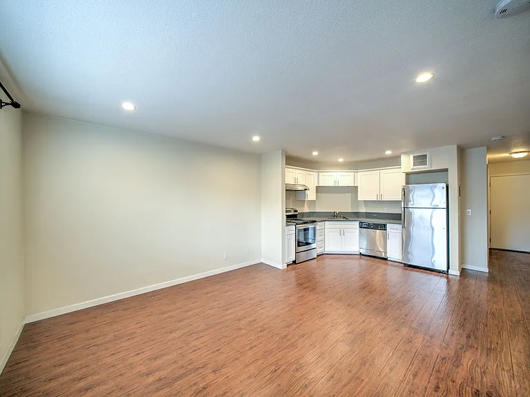 530 24th Street — Photo 9
