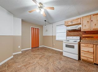 227 N Austin Dr, Angleton, TX 77515