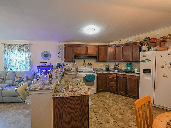 2nd image of 141 Lantana St