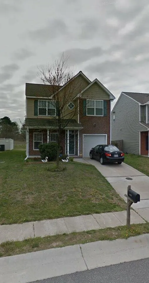 3 bed, 2.5 bath, 1759 sqft, $2,300 — Photo 2