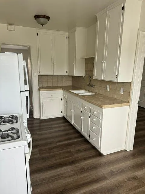 3 bed, 1000 sqft, $2,975 — Photo 3