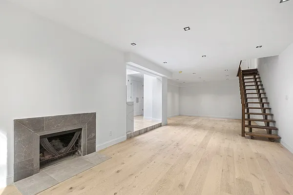 Rented by Compass | media 11