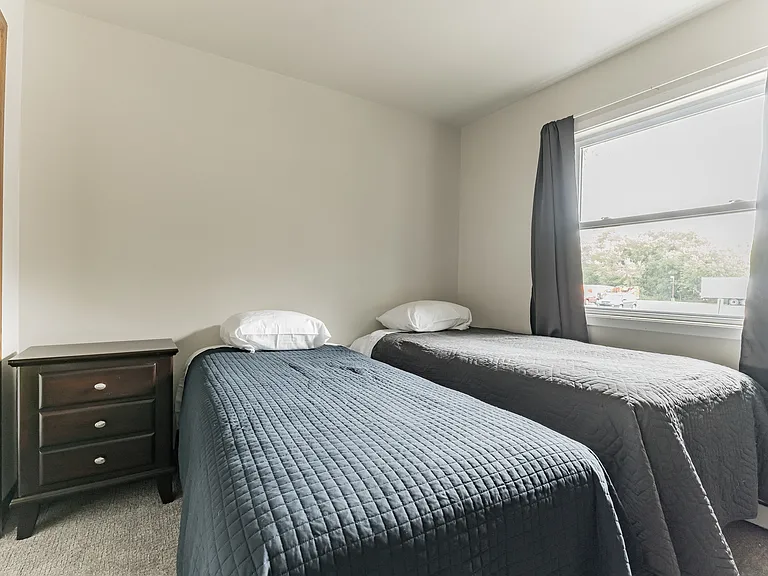 370 N Tratt St — Photo 8