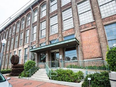 920 Poeyfarre St APT 201, New Orleans, LA, 70130