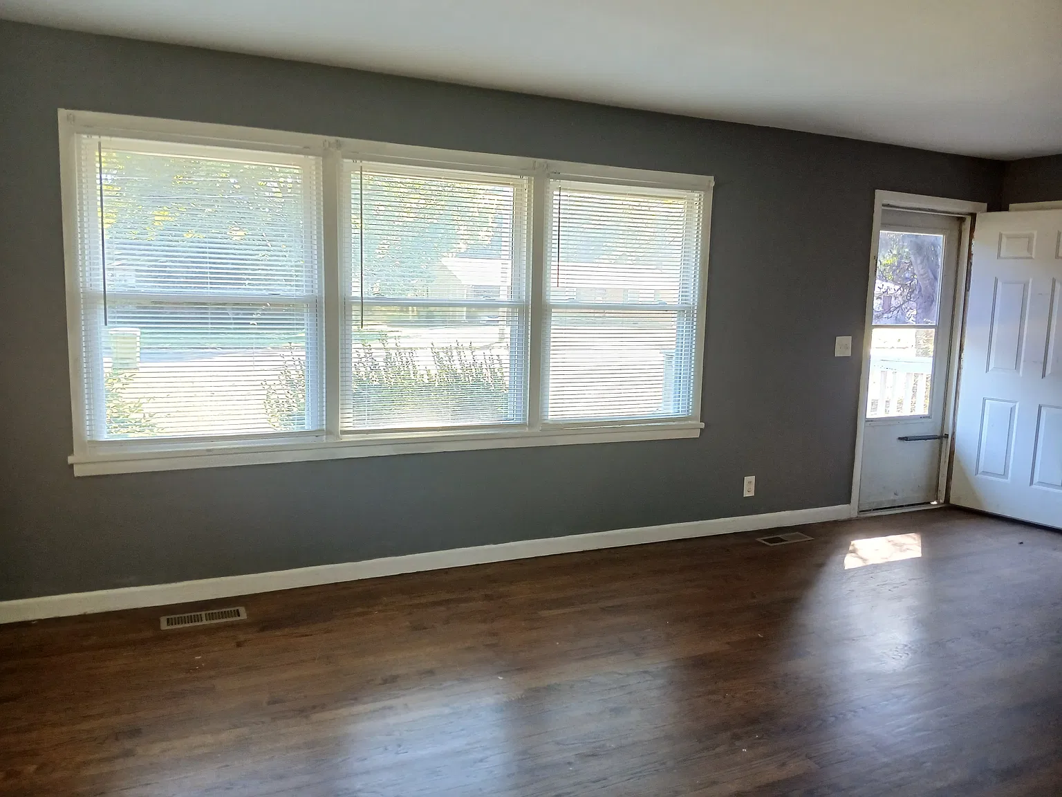 3 bed, 1.5 bath, 1025 sqft, $1,400 — Photo 4