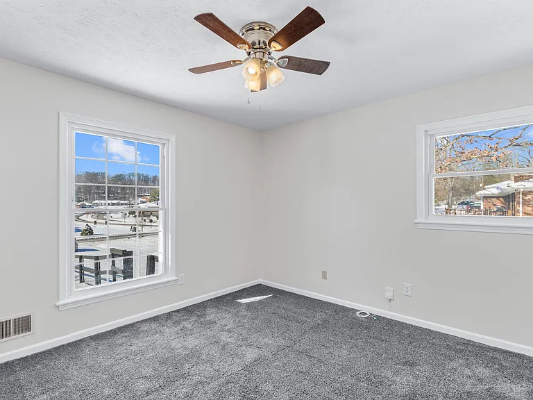 8199 Arnoldtown Rd — Photo 33