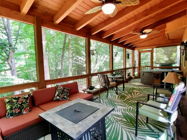 9 Firestone Ct, Etowah, NC 28729