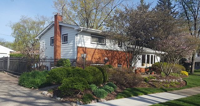 1st image of 704 Eastman Dr