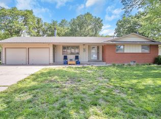 704 Lewis Dr, Hesston, KS 67062
