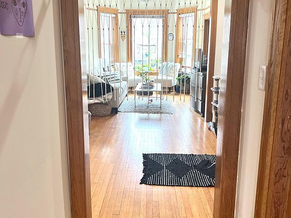 5th image of 1222 W Newport Ave #2