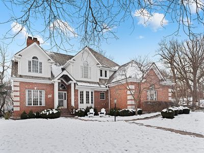 980 Hill Ave, Glen Ellyn, IL, 60137