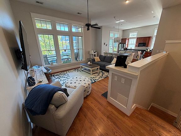 3rd image of 4635 Pleasant Ave #3
