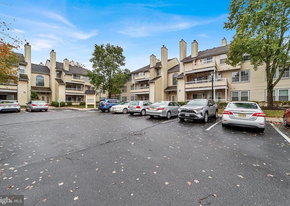 1st image of 206 Salem Ct APT 6