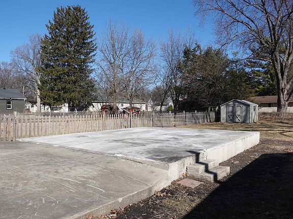 5th image of 1357 Willard St