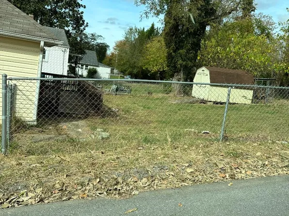 1822 Riverdale Rd SE, Roanoke, VA 24014