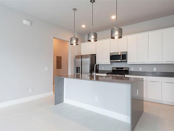 3rd image of 7760 Sandy Ridge Dr Unit 121