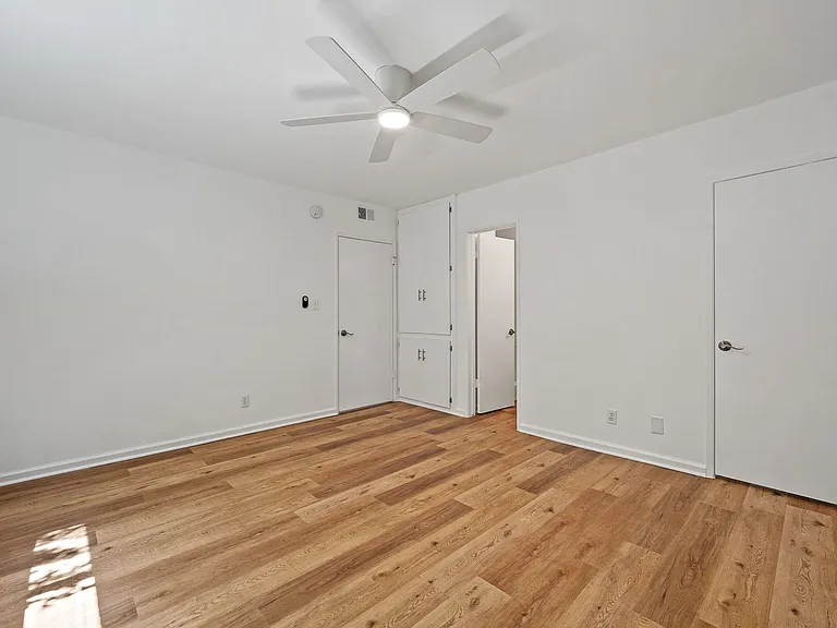 911 Havenhurst Drive (#840) — Photo 13