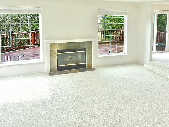 5th image of 3635 NE 50th St