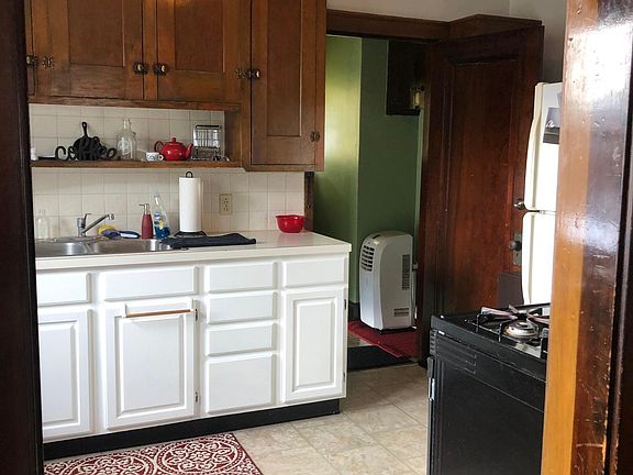5th image of 2040 Elmwood Ave