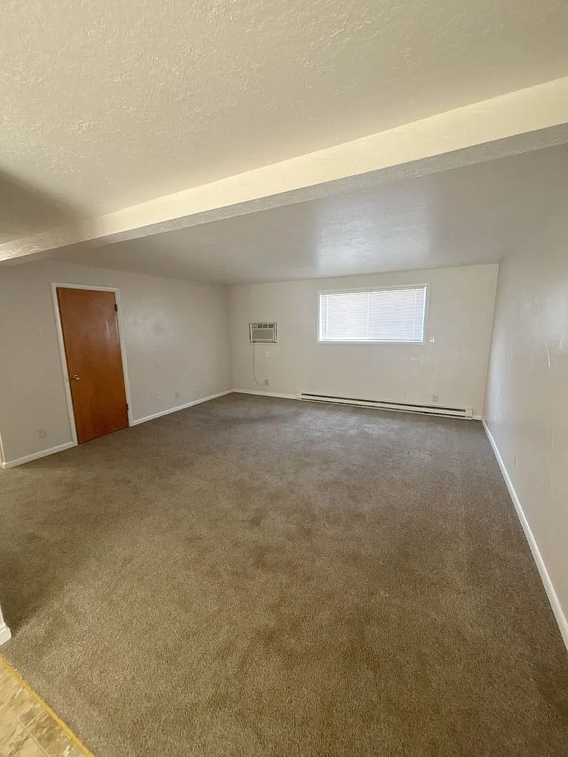 1110 Garfield St — Photo 2