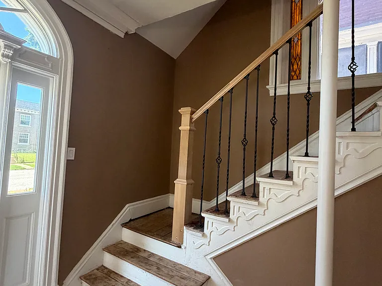 5755 Waterman Blvd — Photo 6