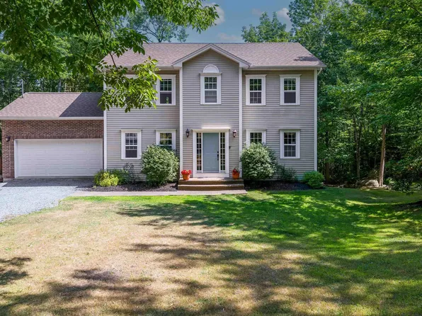 48 Dundee Close, Halifax, NS B2T 1M7