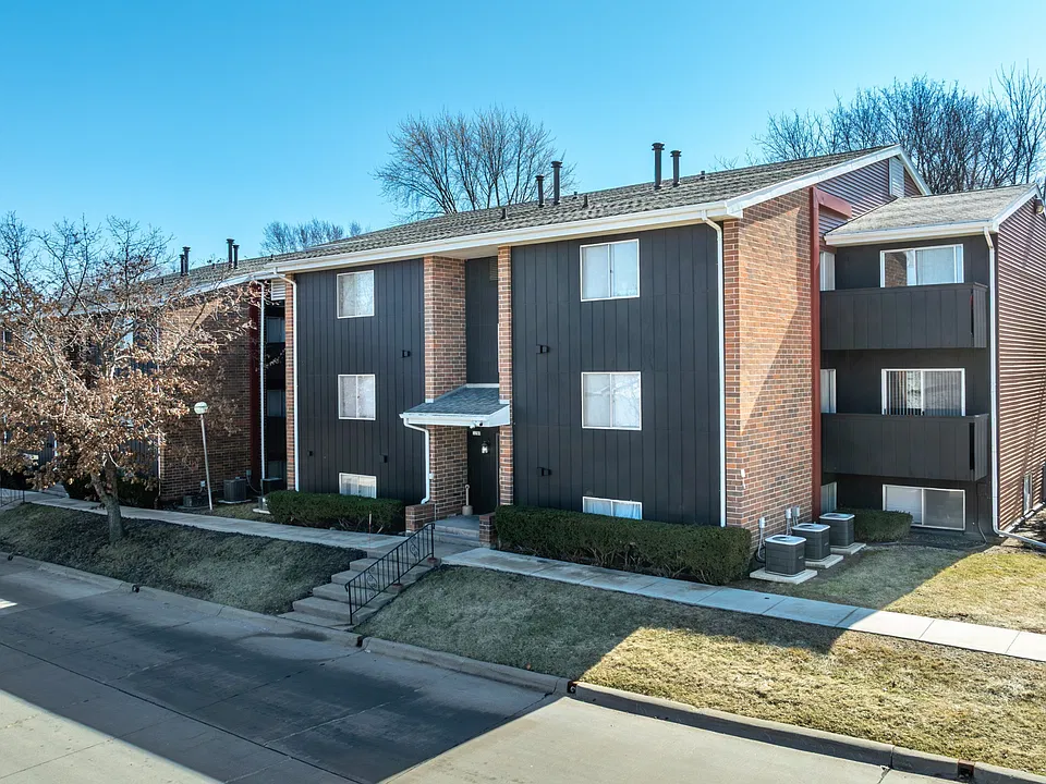 3260 Raven Oaks Dr