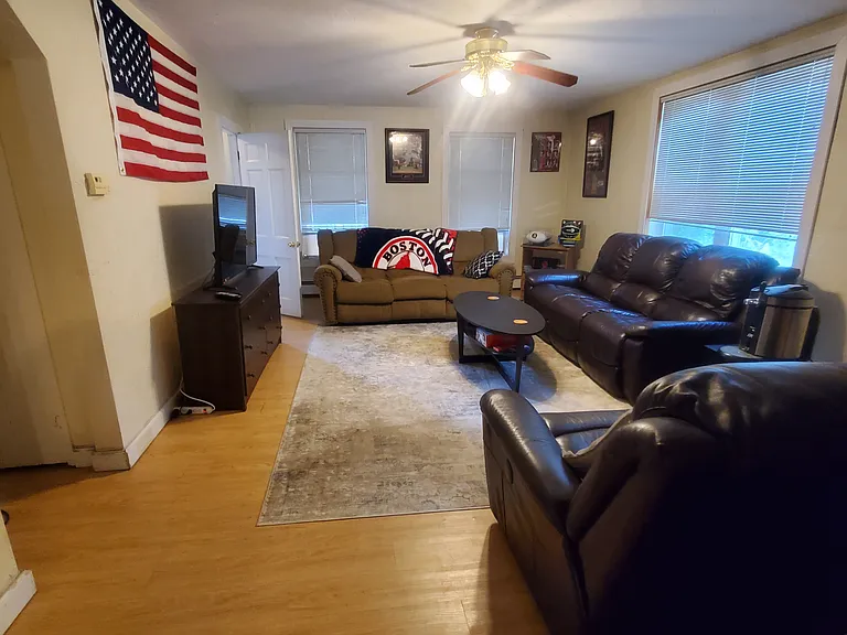 186 Auburn St #1 — Photo 13