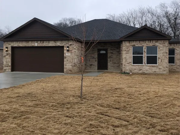 702 Indian Plains Rd, Ardmore, OK 73401
